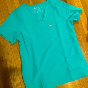 Figs surgical green small top